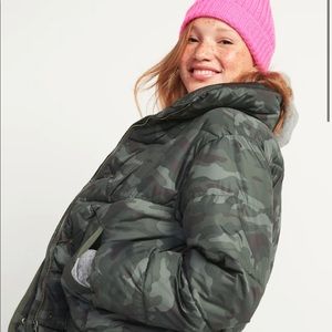 Women’s Old Navy Short Camo Puffer